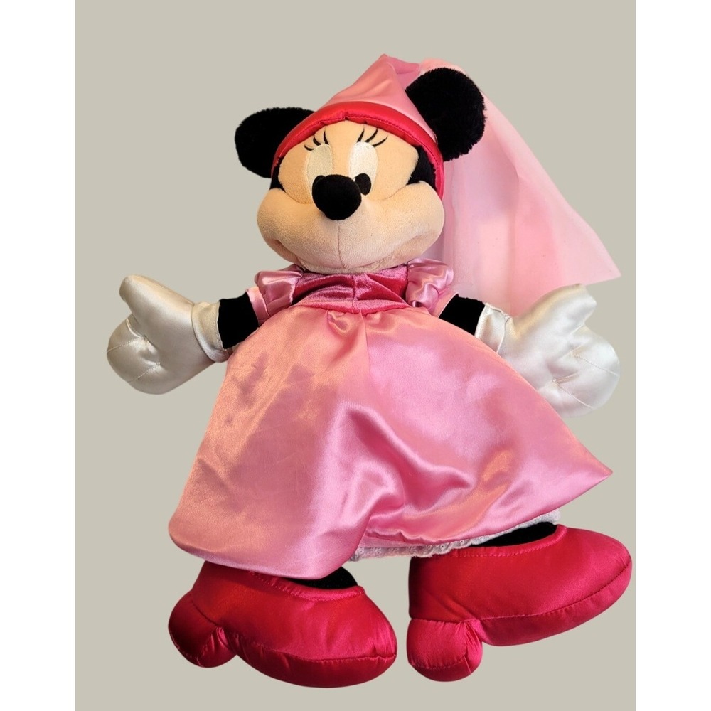 Disny Parks Minnie Mouse Princess Plush Medieval Renaissance Fairytale Pink Toy